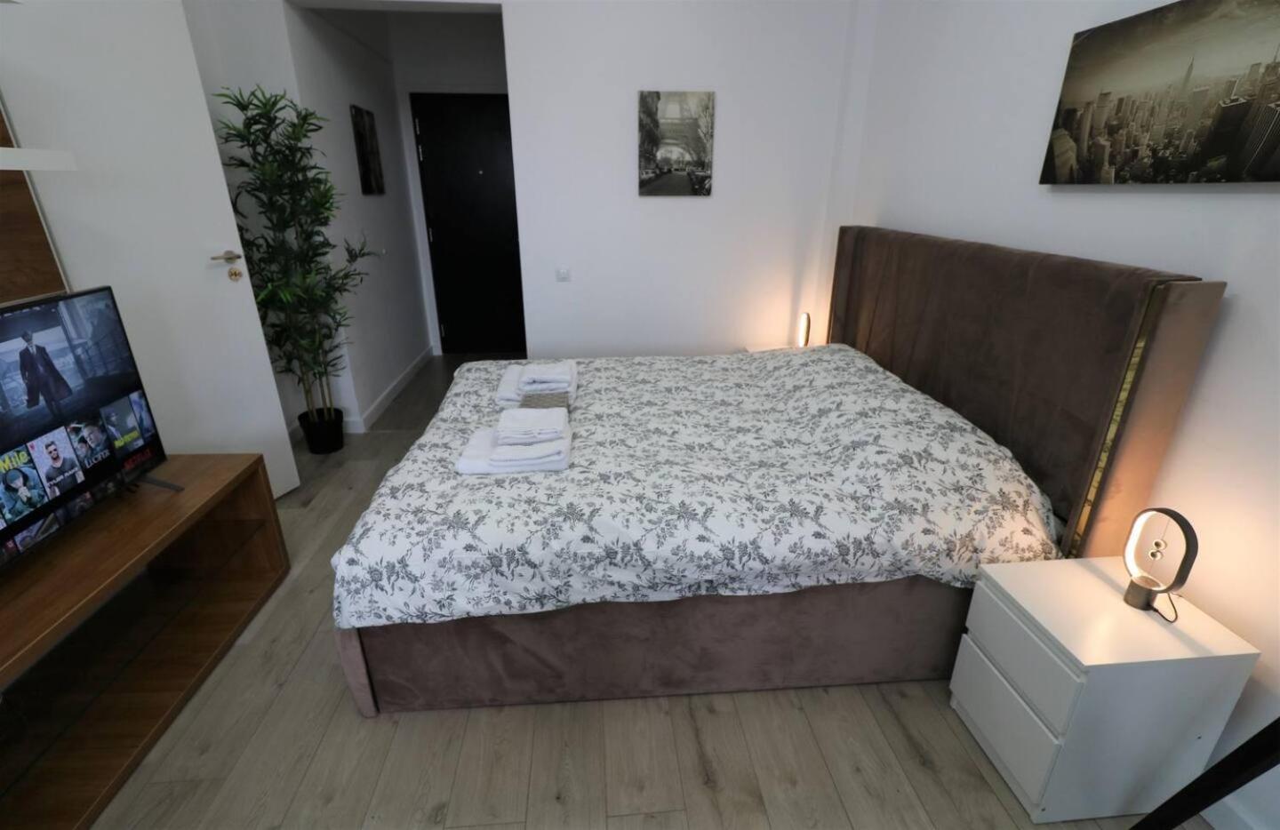 Charming City Center Apartment - Free Minibar Bucareste Exterior foto
