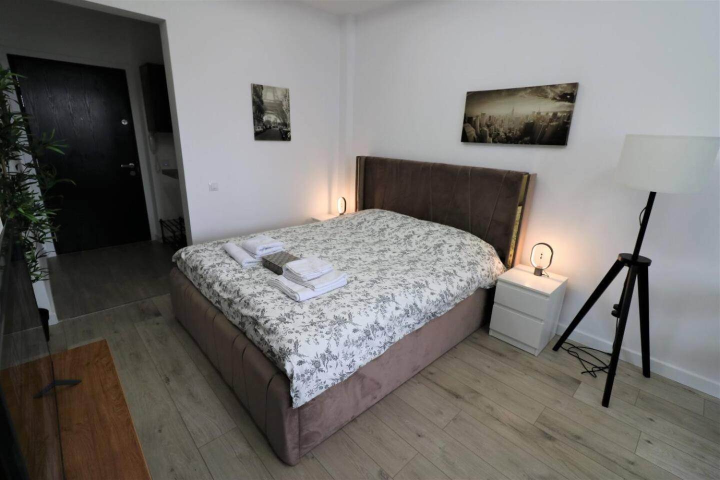 Charming City Center Apartment - Free Minibar Bucareste Exterior foto