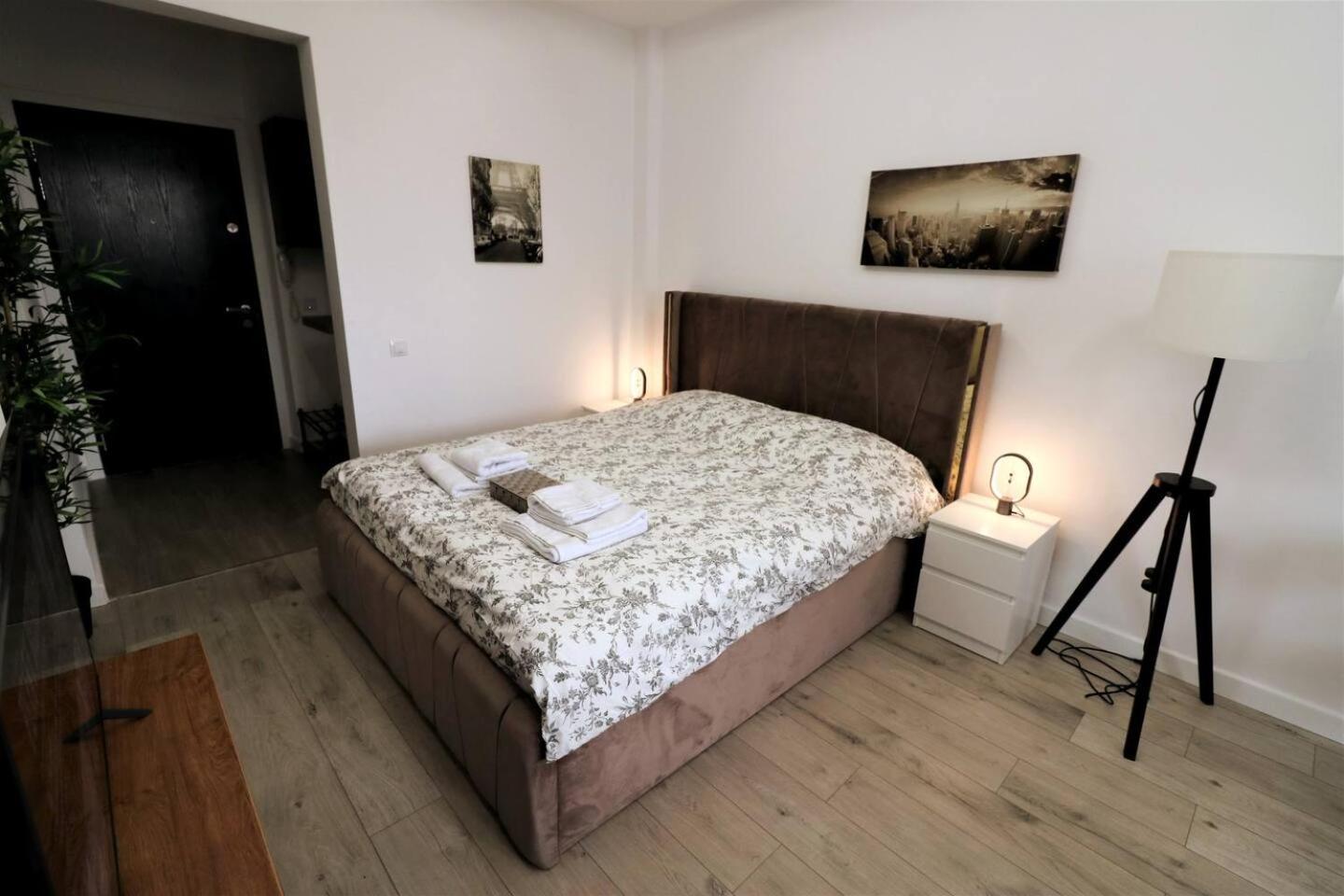 Charming City Center Apartment - Free Minibar Bucareste Exterior foto