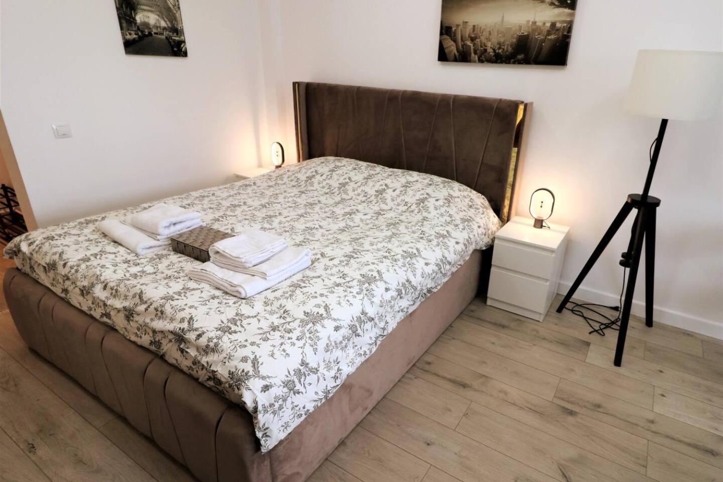 Charming City Center Apartment - Free Minibar Bucareste Exterior foto